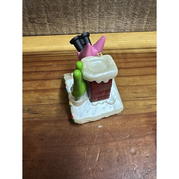 Hallmark Keepsake Ornament Hoops & Yoyo Searching for Santa - In Box - Picture 4 of 6